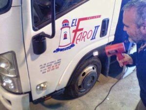 VINILOS-LETRAS-PARA-VISERA-CAMION