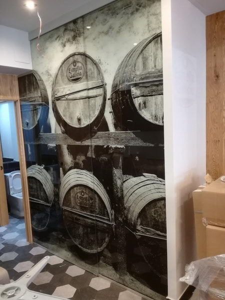 decoración interior cristalera bar Barakaldo